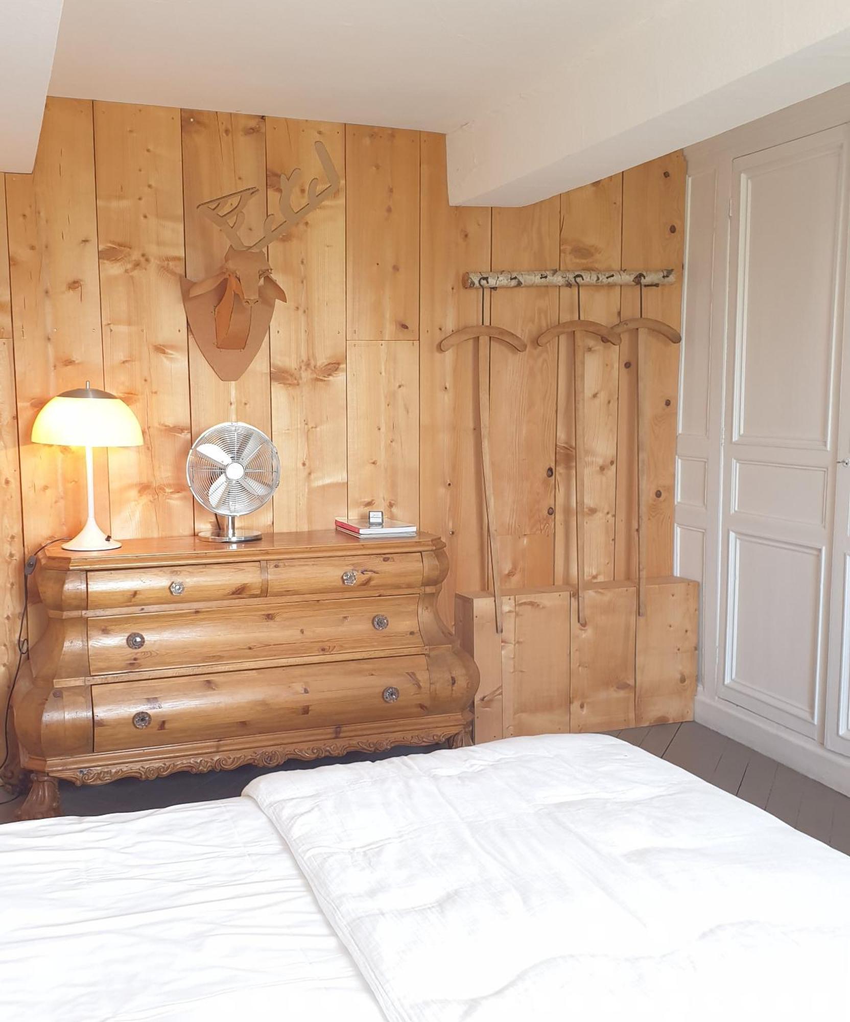 Par Hasard Ou Pas Bed & Breakfast Saint-Martin-aux-Chartrains Exterior photo